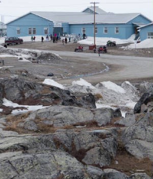 Bernard-album/All-head-to-Rankin-Inlet-arena-for-the-banquet.JPG