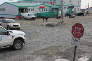 Bernard-album/Rush-hour-Rankin-Inlet.JPG