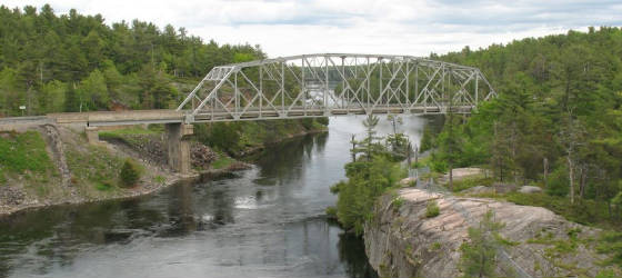 Bernard-album/french-river-rail.JPG